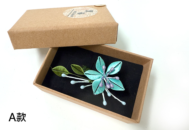 傳統紅春仔花(百合花)夾/胸針/髮梳